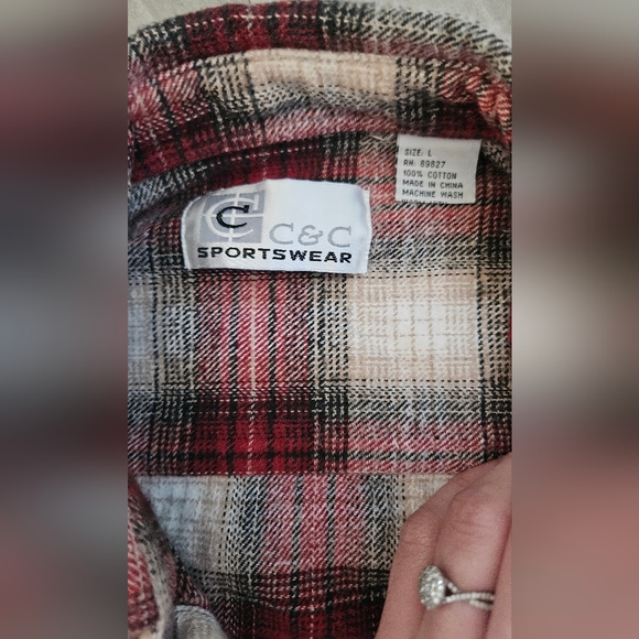 Men's Sz: L. C&C Sportswear Red/Maroon Flannel- button down - Picture 7 of 10